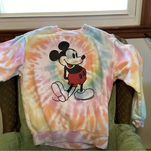 MICKEY MOUSE DISNEY STORE. TIE DYED XS SWEATSHIRT.